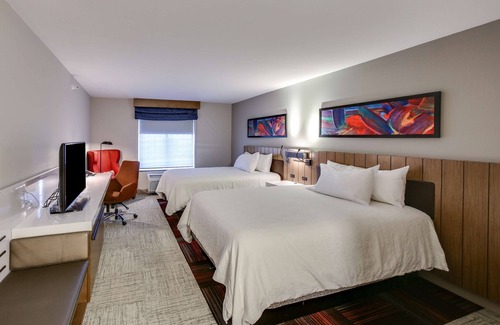 Ames Hotel | Discover Comfort at Hilton Garden Inn Ames with Pool & Dining
