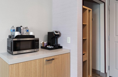 Auburn Hotel | Top-Rated Hilton Garden Inn Auburn with Pool and Restaurant