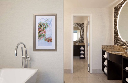 Waller Creek District Hotel | Convenient Stay at Hilton Garden Inn Austin Downtown
