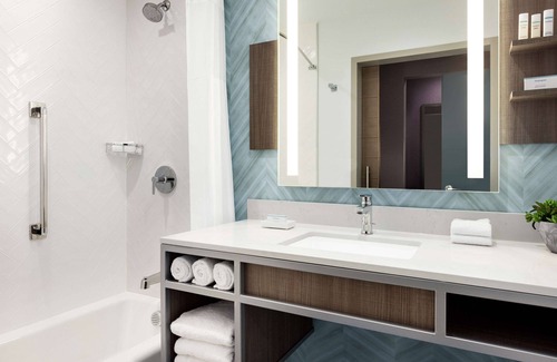 North Burnet Hotel | Discover Hilton Garden Inn Austin North Near the Domain