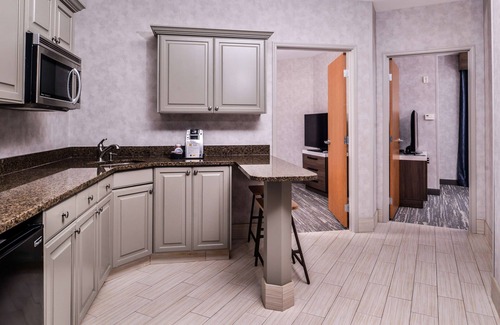 Southern Crossing Hotel | Exceptional Hilton Garden Inn Bend with Pool and Dining Options
