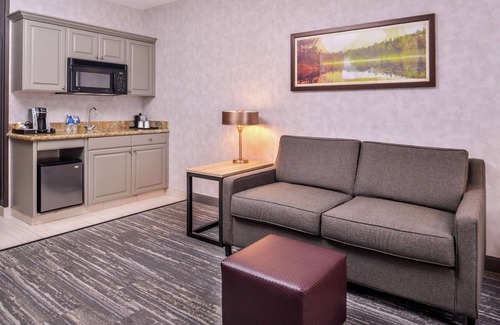 Southern Crossing Hotel | Exceptional Hilton Garden Inn Bend with Pool and Dining Options