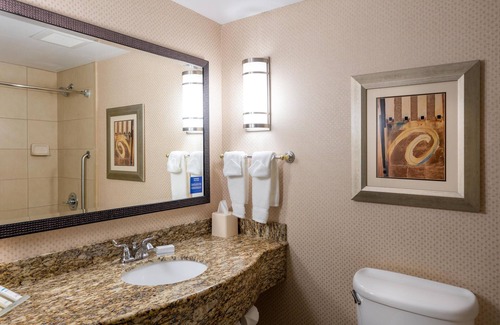 Billings Hotel | Elegant Hilton Garden Inn Billings with Pool & Spa Access