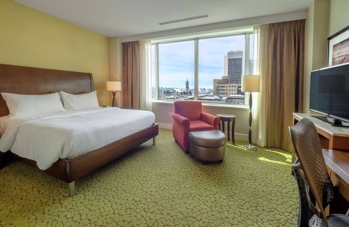 Downtown Buffalo Hotel | Experience Comfort at Hilton Garden Inn Buffalo Downtown