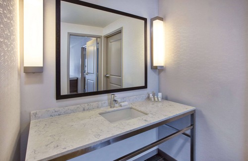 Chesterton Hotel | Comfortable Stay at Hilton Garden Inn Chesterton with Pool & Spa