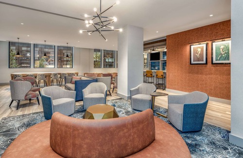 The Loop Hotel | Discover Hilton Garden Inn Chicago Central Loop - Rated 9.2