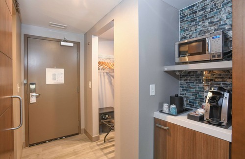 Roselawn Finance Hotel | Discover Hilton Garden Inn Cincinnati Midtown - Family-Friendly Stays
