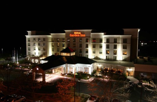 Edinburgh Hotel | Guest Favorite: Hilton Garden Inn Columbus Edinburgh Retreat