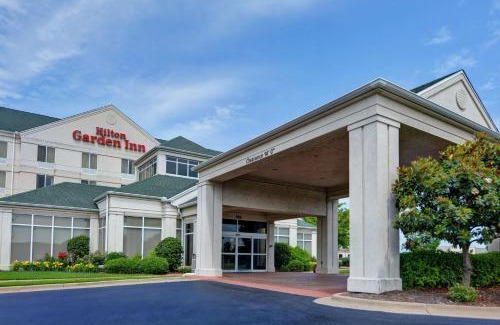 Conway Hotel | Relax at Hilton Garden Inn Conway with Family-Friendly Amenities