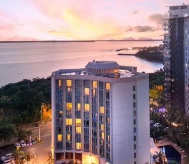 Darwin City Centre Hotel | Discover Hilton Garden Inn Darwin with Oceanfront Views