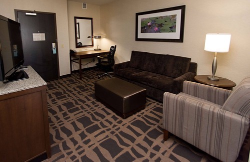 Miamisburg Hotel | Welcoming Hilton Garden Inn Dayton South with Pool & Dining