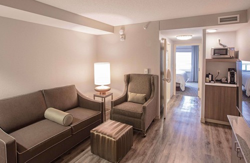Johnston Hotel | Guest Rated: Hilton Garden Inn Des Moines/Urbandale Awaits