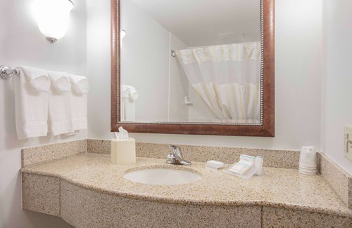 Johnston Hotel | Guest Rated: Hilton Garden Inn Des Moines/Urbandale Awaits