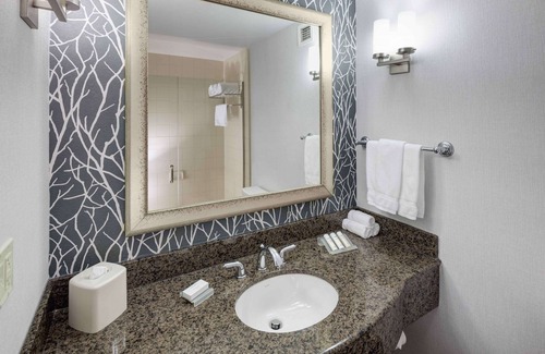 Novi Hotel | Top Rated Hilton Garden Inn Detroit/Novi with Pool & Dining
