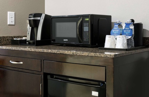 Dothan Hotel | Relaxing Hilton Garden Inn Dothan with Pool and Spa
