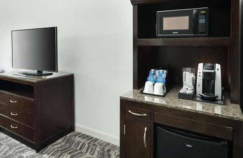 Dothan Hotel | Relaxing Hilton Garden Inn Dothan with Pool and Spa