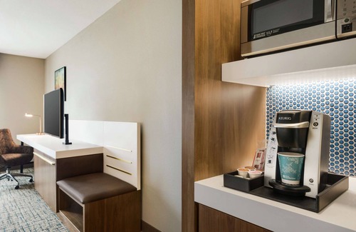 Dubuque Hotel | Discover Hilton Garden Inn Dubuque Downtown with Pool & Dining
