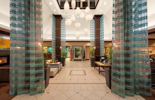 Ashburn Hotel | Inviting Hilton Garden Inn Dulles North with Pool & Restaurant