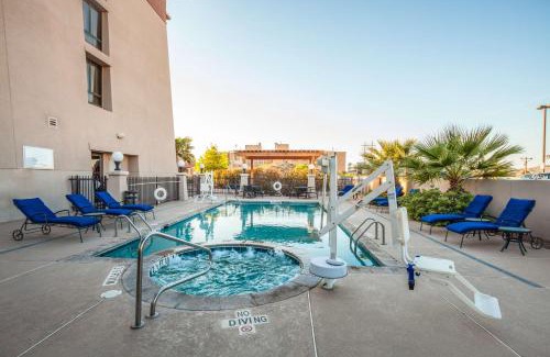 El Paso Hotel | Pet-Friendly Hilton Garden Inn El Paso University with Pool