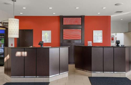 Fargo Hotel | Pet-Friendly Retreat at Hilton Garden Inn Fargo with Pool