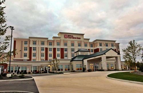 Findlay Hotel | Discover Hilton Garden Inn Findlay: Pet-Friendly Retreat