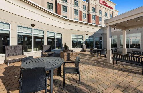 Findlay Hotel | Discover Hilton Garden Inn Findlay: Pet-Friendly Retreat