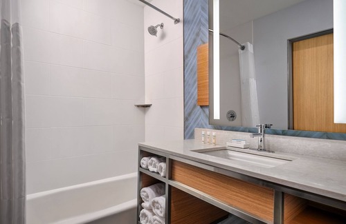 Grapevine Hotel | Eco-Friendly Stay at Hilton Garden Inn Grapevine
