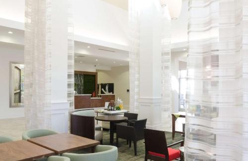 Hickory Hotel | Relax at Hilton Garden Inn Hickory with Pool & Hot Tub