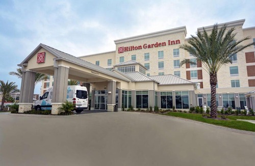 Southeast Houston Hotel | Highly Rated Hilton Garden Inn near Houston Hobby Airport