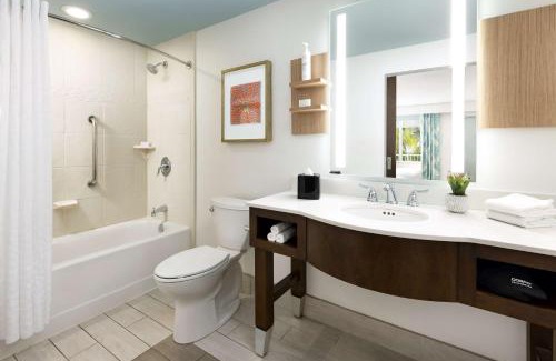 New Town Hotel | Oceanfront Comfort at Hilton Garden Inn Key West