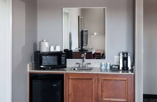 Lake Forest Hotel | Discover Hilton Garden Inn Lake Forest Mettawa: Guest Rated 9/10