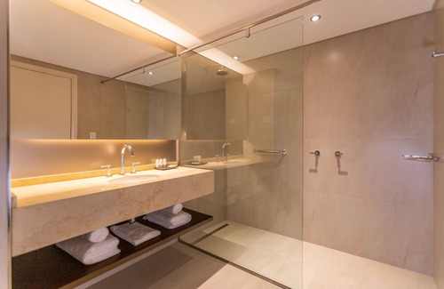 Neuquen Hotel | Welcoming Hilton Garden Inn Neuquen with Spa & Family Amenities