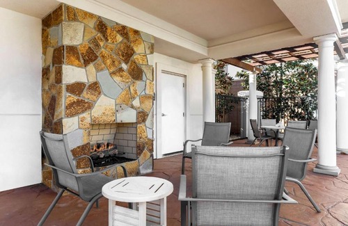 Norman Hotel | Pet-Friendly Retreat at Hilton Garden Inn Norman