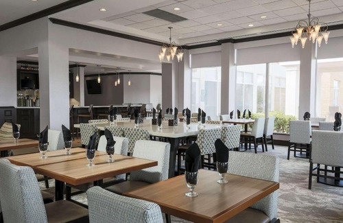 Norman Hotel | Pet-Friendly Retreat at Hilton Garden Inn Norman