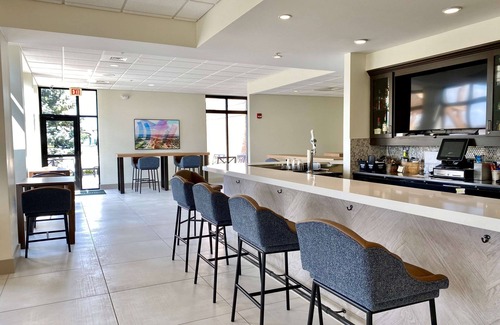 Summit Corners Hotel | Discover Comfort at Hilton Garden Inn Oconomowoc