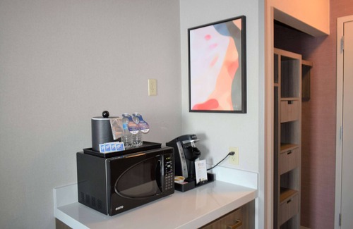 Summit Corners Hotel | Discover Comfort at Hilton Garden Inn Oconomowoc