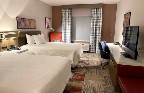 Summit Corners Hotel | Discover Comfort at Hilton Garden Inn Oconomowoc