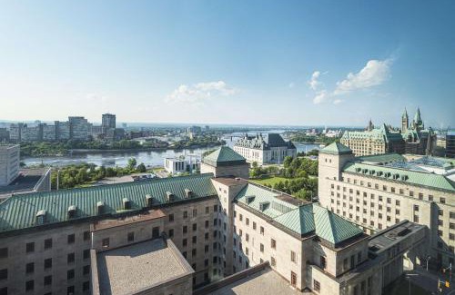 Byward Market - Parliament Hill Hotel | Pet-Friendly Getaway at Hilton Garden Inn Ottawa Downtown