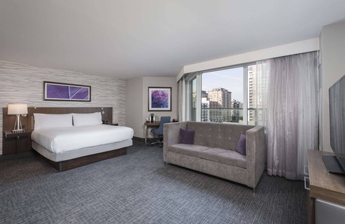 Byward Market - Parliament Hill Hotel | Discover the Hilton Garden Inn Ottawa Downtown Experience