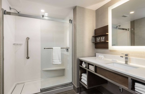 Byward Market - Parliament Hill Hotel | Discover the Hilton Garden Inn Ottawa Downtown Experience