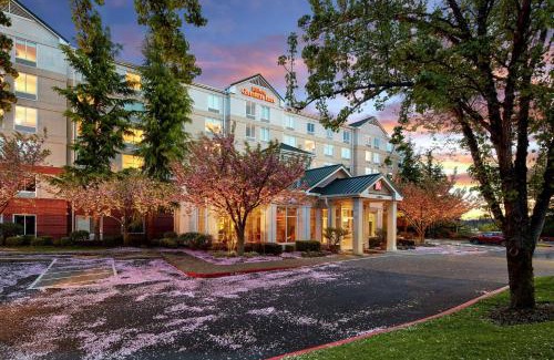 Lake Forest Hotel | Discover Hilton Garden Inn Portland Lake Oswego's Unique Amenities