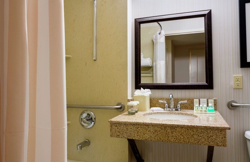 Queens Hotel | Comfortable Stay at Hilton Garden Inn Queens/JFK Airport
