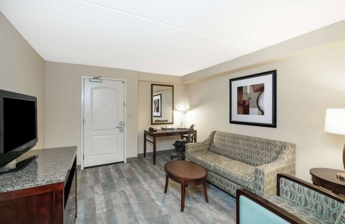 Sandston Hotel | Discover Hilton Garden Inn Richmond Airport with Pool & Spa