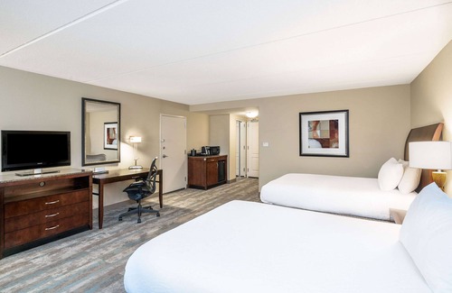 Sandston Hotel | Discover Hilton Garden Inn Richmond Airport with Pool & Spa