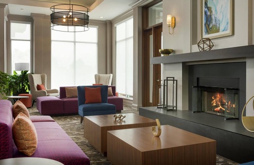 Riverhead Hotel | Comfortable Stay at Hilton Garden Inn Riverhead with Pool