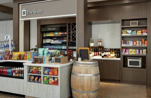 Riverhead Hotel | Comfortable Stay at Hilton Garden Inn Riverhead with Pool