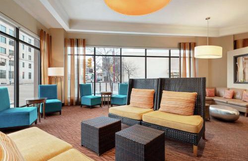 Saskatoon Downtown Hotel | Pet-Friendly Stay at Hilton Garden Inn Saskatoon Downtown