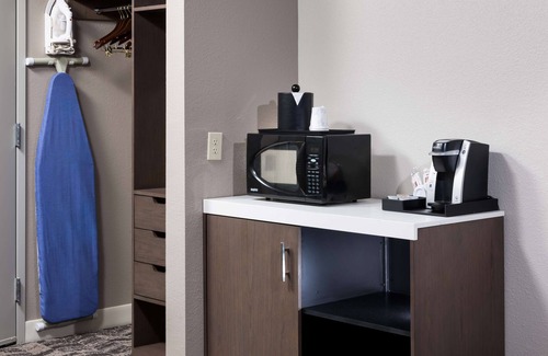 Eden Hotel | Comfortable Stay at Hilton Garden Inn Savannah Airport