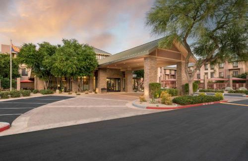 North Scottsdale Hotel | Premier Hilton Garden Inn Scottsdale with Pool & Hot Tub