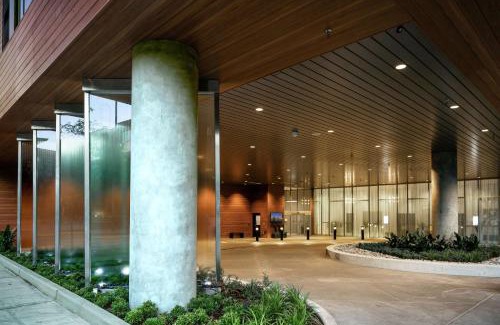 Northwest Bellevue Hotel | Hilton Garden Inn Seattle Bellevue: Pet-Friendly Comfort